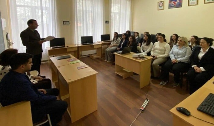  Əlilliyi olan şəxslərə xidmət göstərənlər üçün tədbir keçirildi  