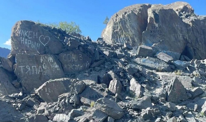  Bu türk ölkəsində vandalizm: Tokayev belə pisləyib...  