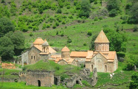  Xarici diplomatlar Xudavəng monastır kompleksində...  
