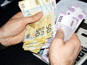  Bu şəxslərə 300 manat veriləcək  
