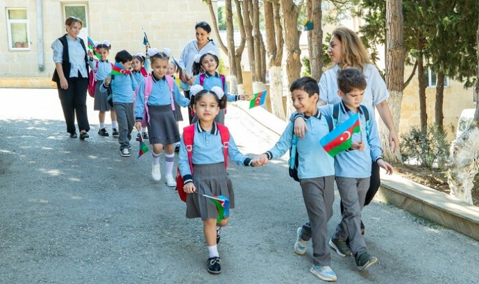  Uşaq evlərindən 39 uşaq birinci sinfə gedir  