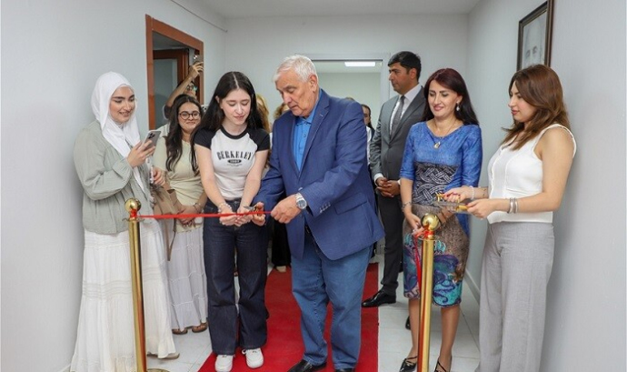  Azərbaycanda yeni radio fəaliyyətə başladı - Foto  
