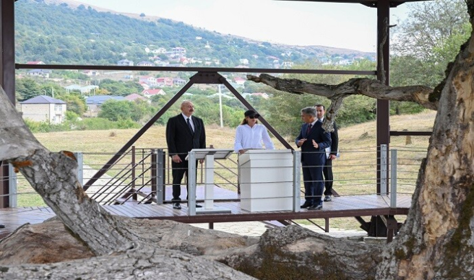  Prezident və xanımı Pir Ömər Sultan ziyarətgahında... - Video  
