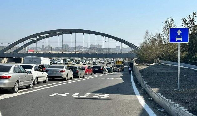  Bu yolda avtobus zolağının müddəti 1 saat artırıldı  