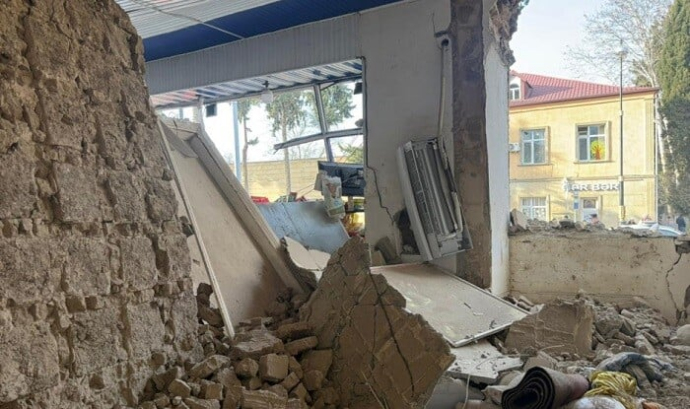  Bakıda evdə güclü partlayış: xəsarət alanlar var - Video  