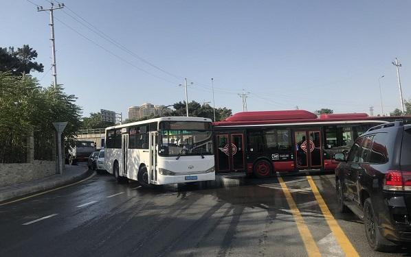  Bakıda baş verən avtobus qəzaları - Anbaan video  